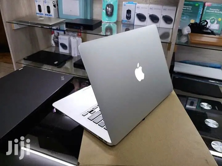 Laptop Apple MacBook Air 8GB Intel Core i5 SSD 128GB