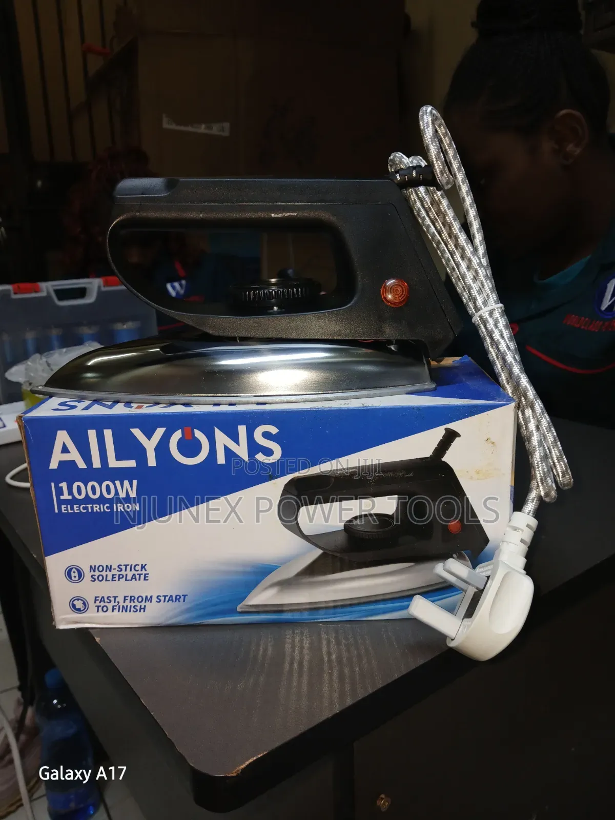 AILYONS 1000W Electric Dry Iron Box Resting