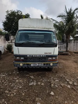 Mitsubishi Canter 2002 White