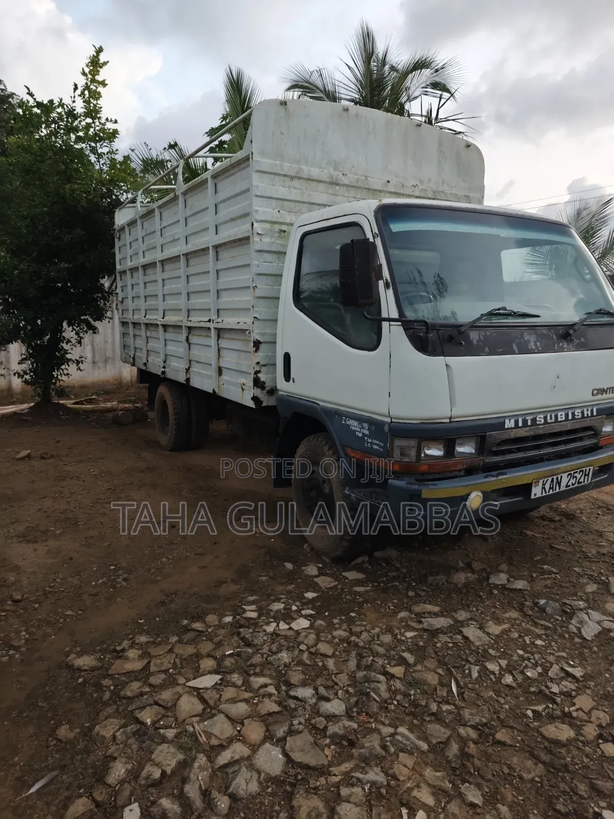 Mitsubishi Canter 2002 White