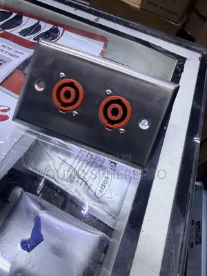Soundking 2 Way Metallic Connector