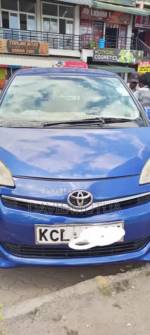 Toyota Ractis 2013 Blue