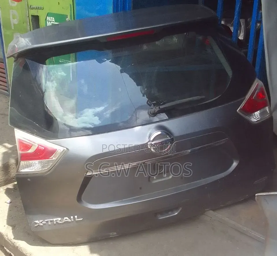 Nissan X-Trail Nt32 Tailgate (Automatic)