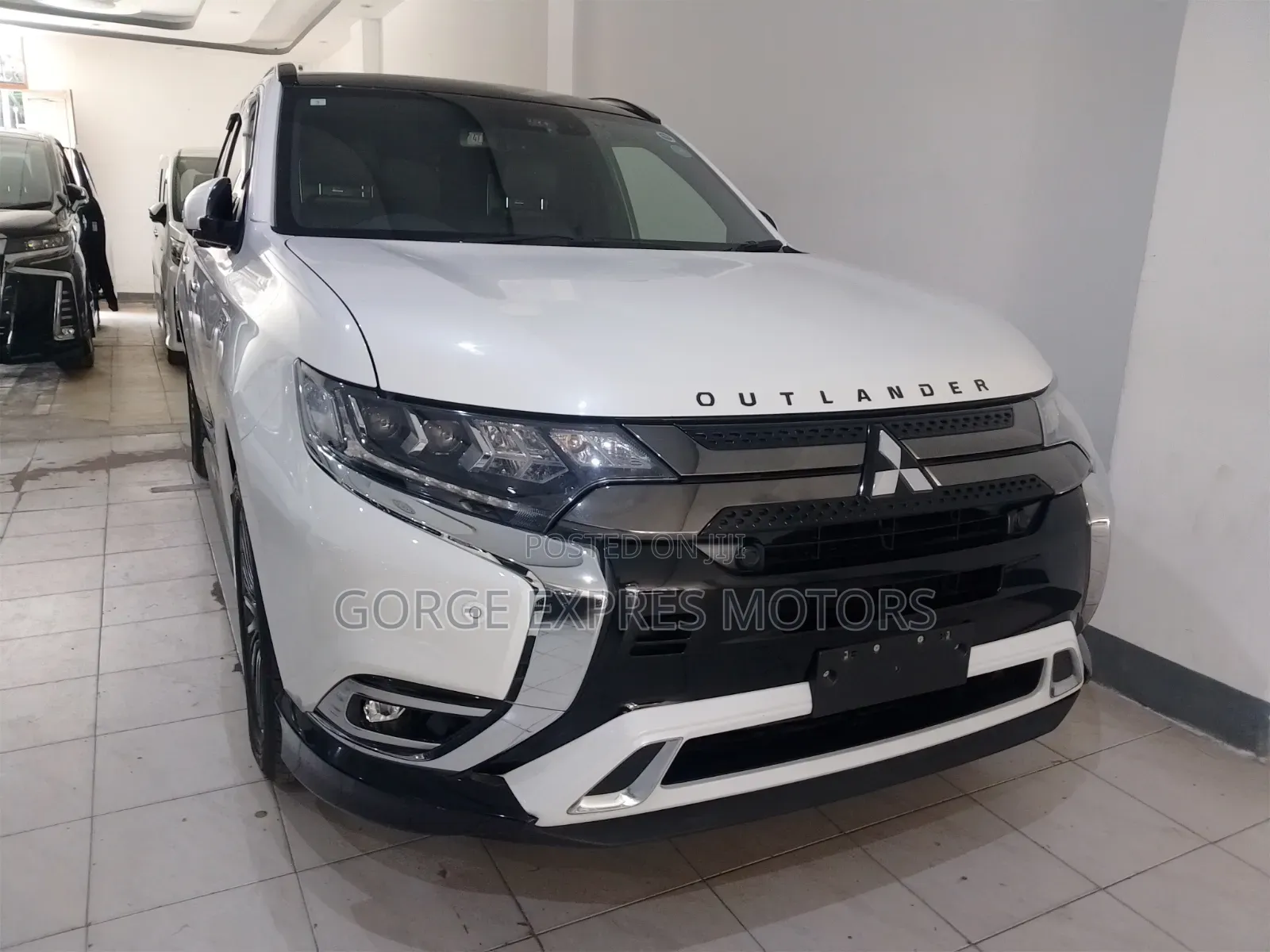 Mitsubishi Outlander 2019 White
