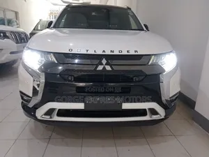 Mitsubishi Outlander 2019 White