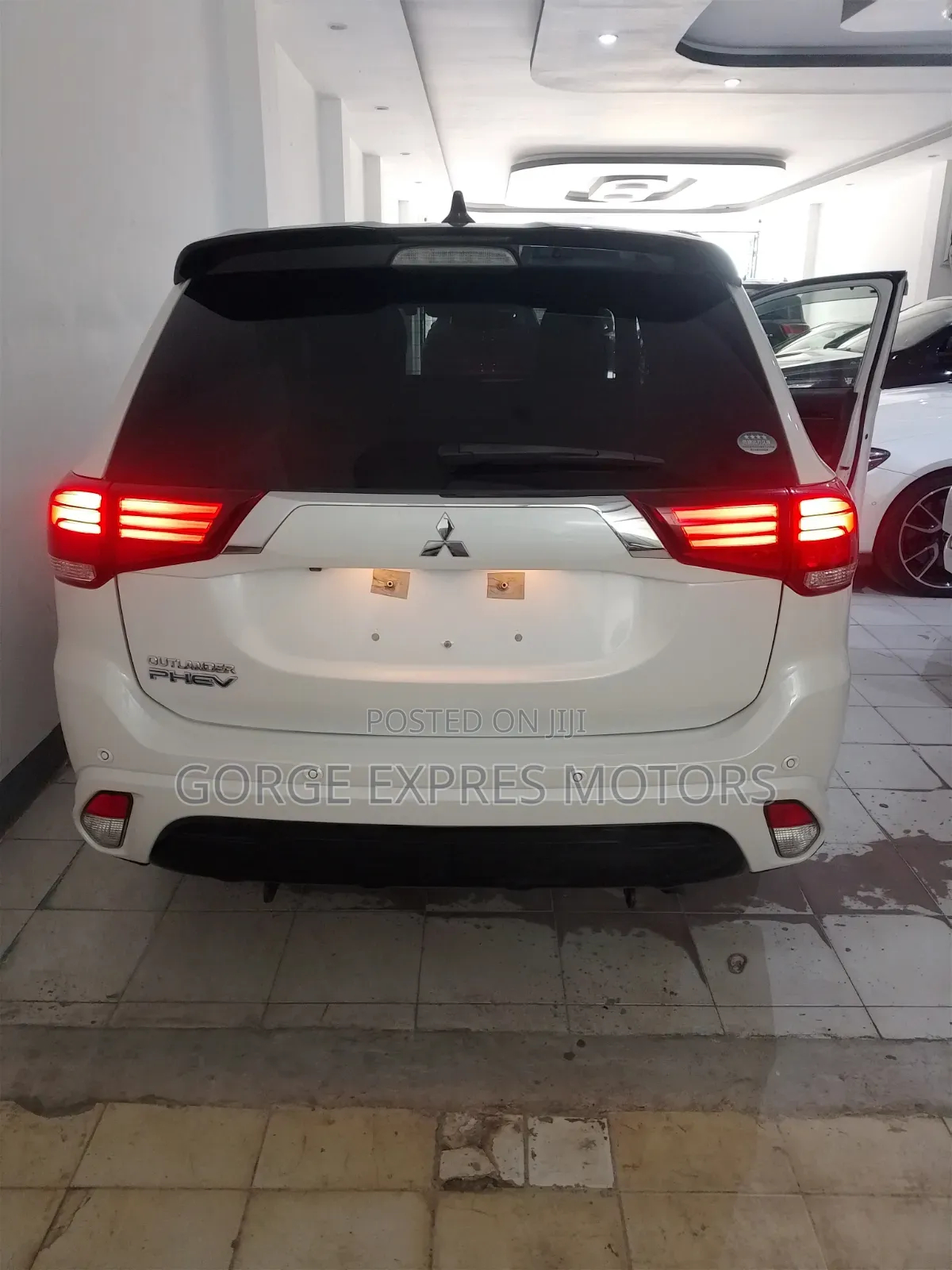 Mitsubishi Outlander 2019 White