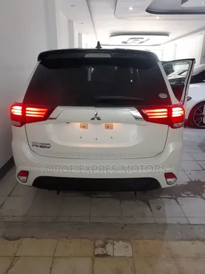Mitsubishi Outlander 2019 White