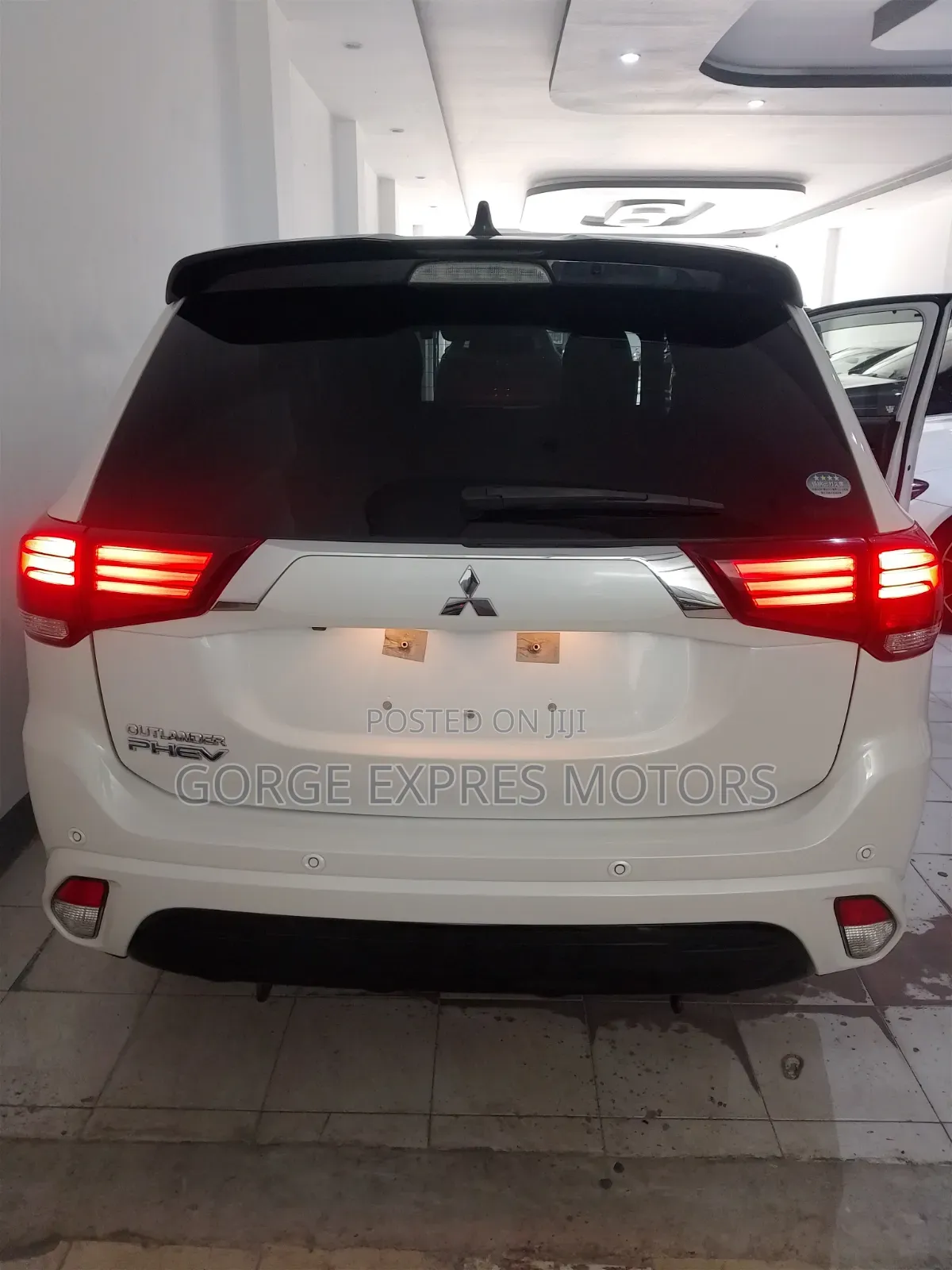 Mitsubishi Outlander 2019 White
