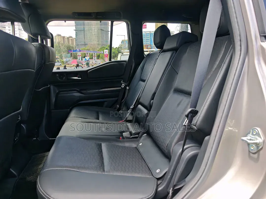 Toyota Land Cruiser Prado 2.8 2024 Brown