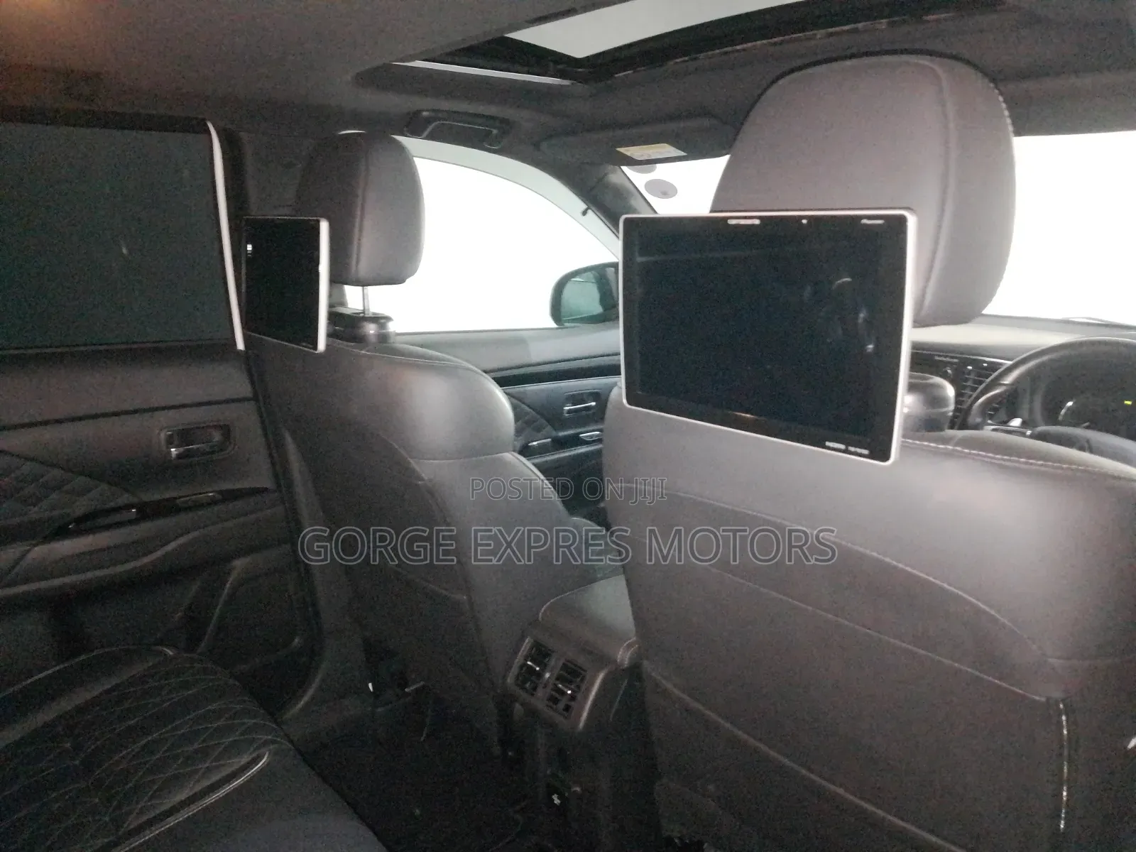 Mitsubishi Outlander 2019 White
