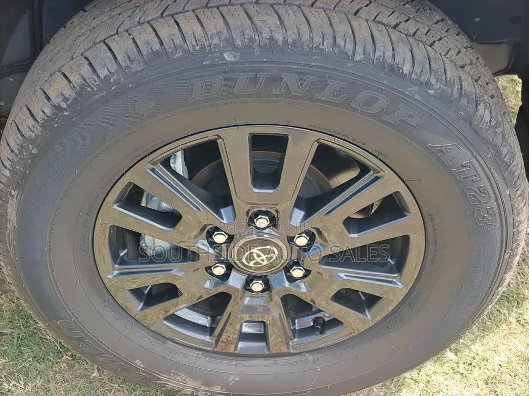 Toyota Land Cruiser Prado 2.8 2024 Brown