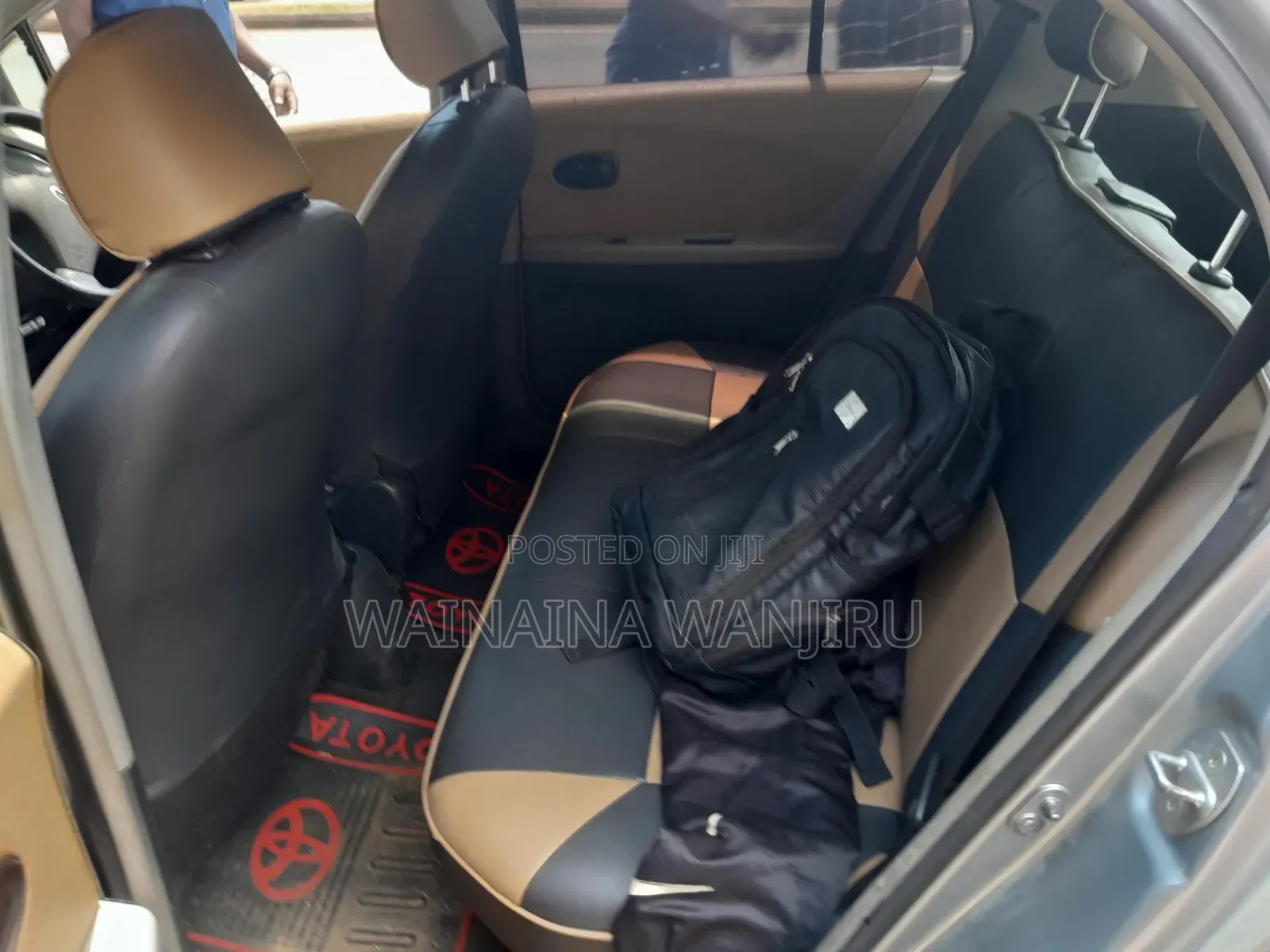 Toyota Vitz 2012 Silver