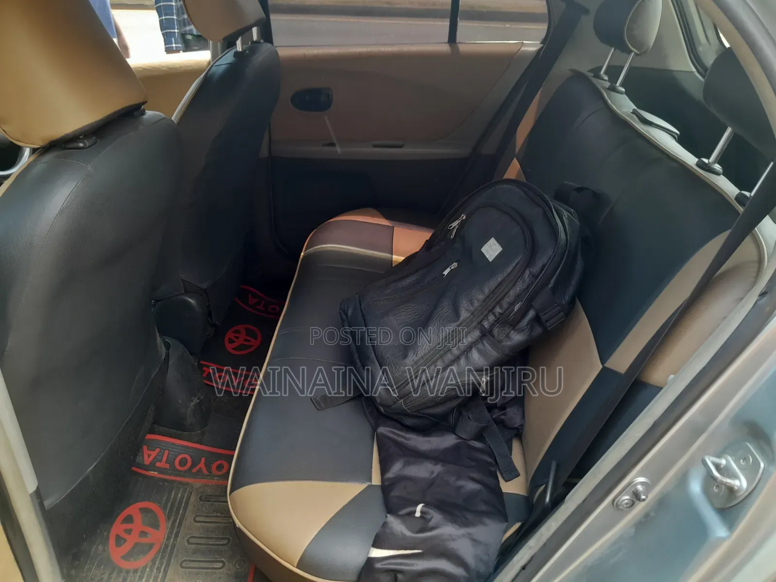 Toyota Vitz 2012 Silver