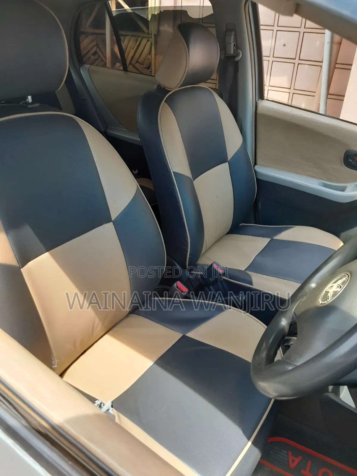 Toyota Vitz 2012 Silver