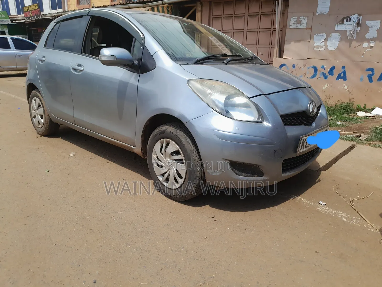Toyota Vitz 2012 Silver