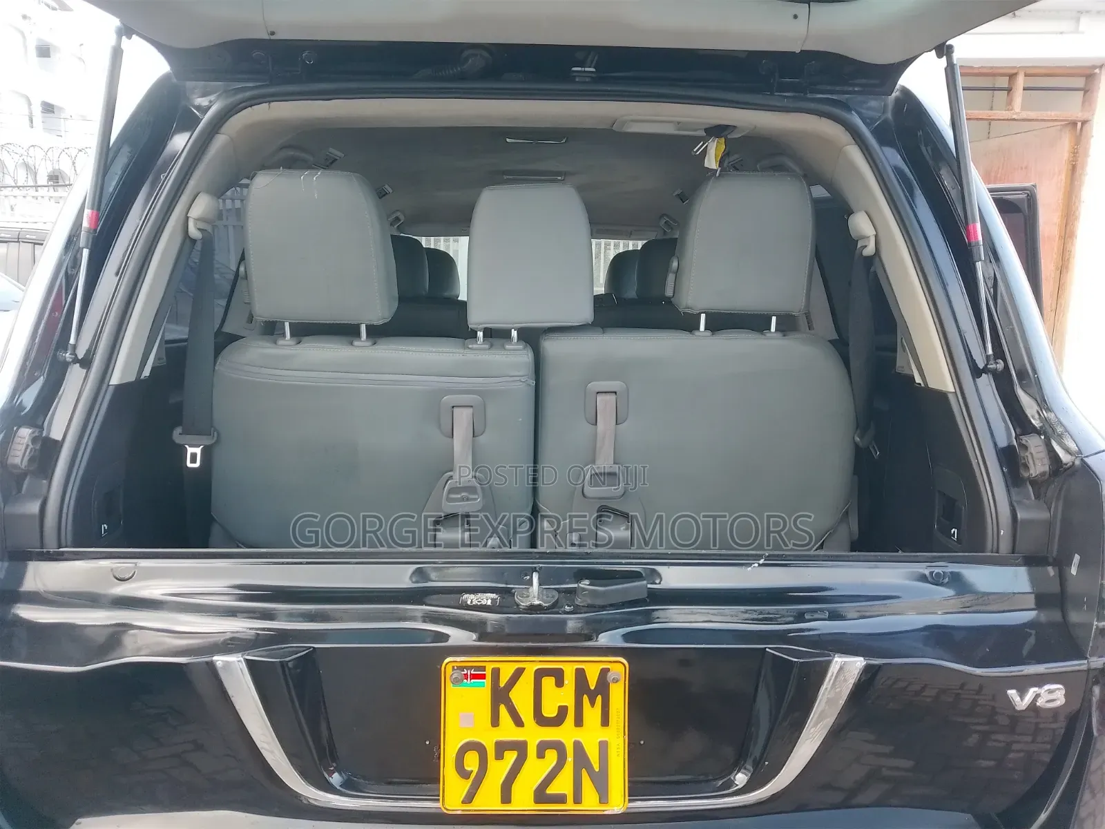 Toyota Land Cruiser 4.6 V8 AX 2010 Black