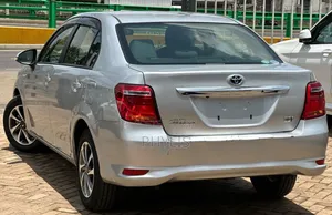 Toyota Axio 1.5 Hybrid 2WD 2019 Silver
