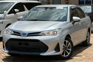 Toyota Axio 1.5 Hybrid 2WD 2019 Silver