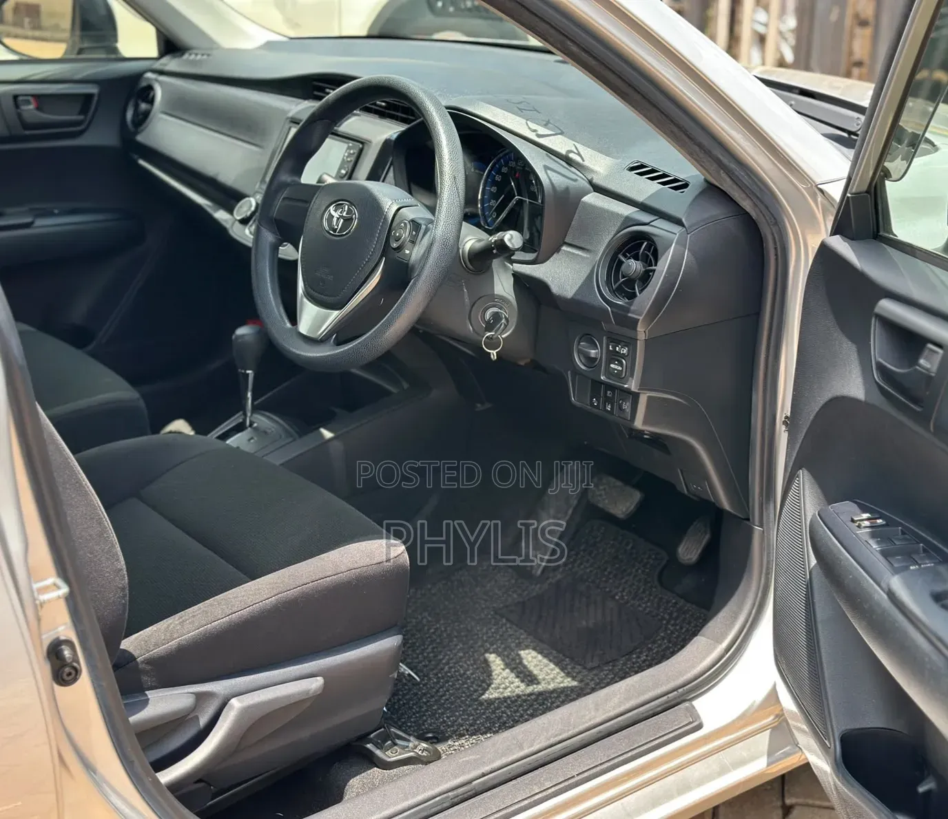 Toyota Axio 1.5 Hybrid 2WD 2019 Silver