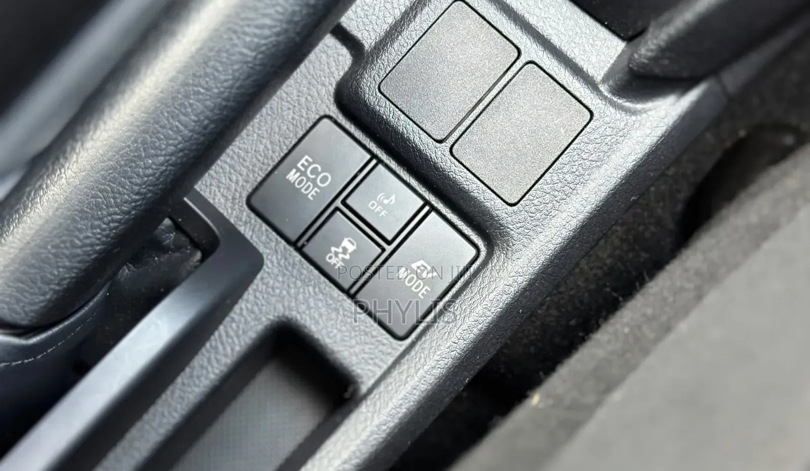 Toyota Axio 1.5 Hybrid 2WD 2019 Silver