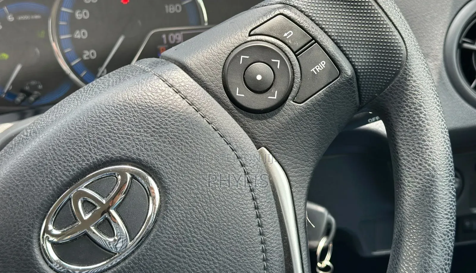 Toyota Axio 1.5 Hybrid 2WD 2019 Silver
