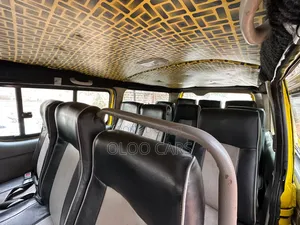 Toyota HiAce 2010 Yellow