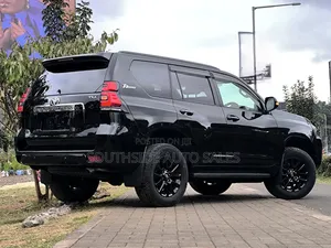 Toyota Land Cruiser Prado 2.8 2022 Black
