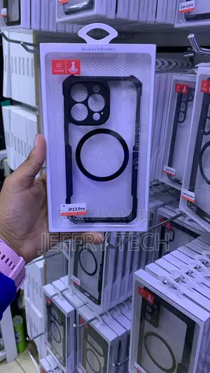 Xundd Magnetic Phone Case for the iPhone 13 Pro a Black Bumper
