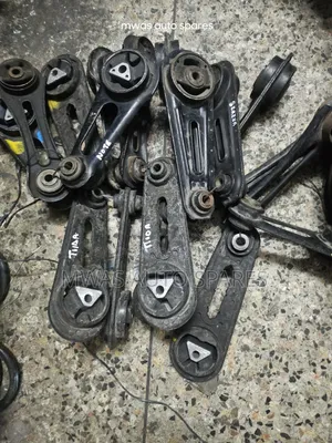 Nissan Tiida/Note Gear Mounting