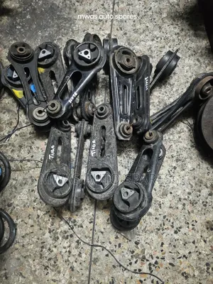 Nissan Tiida/Note Gear Mounting