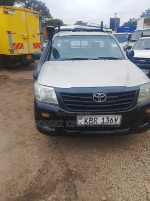 Isuzu D-MAX 2011 Gold