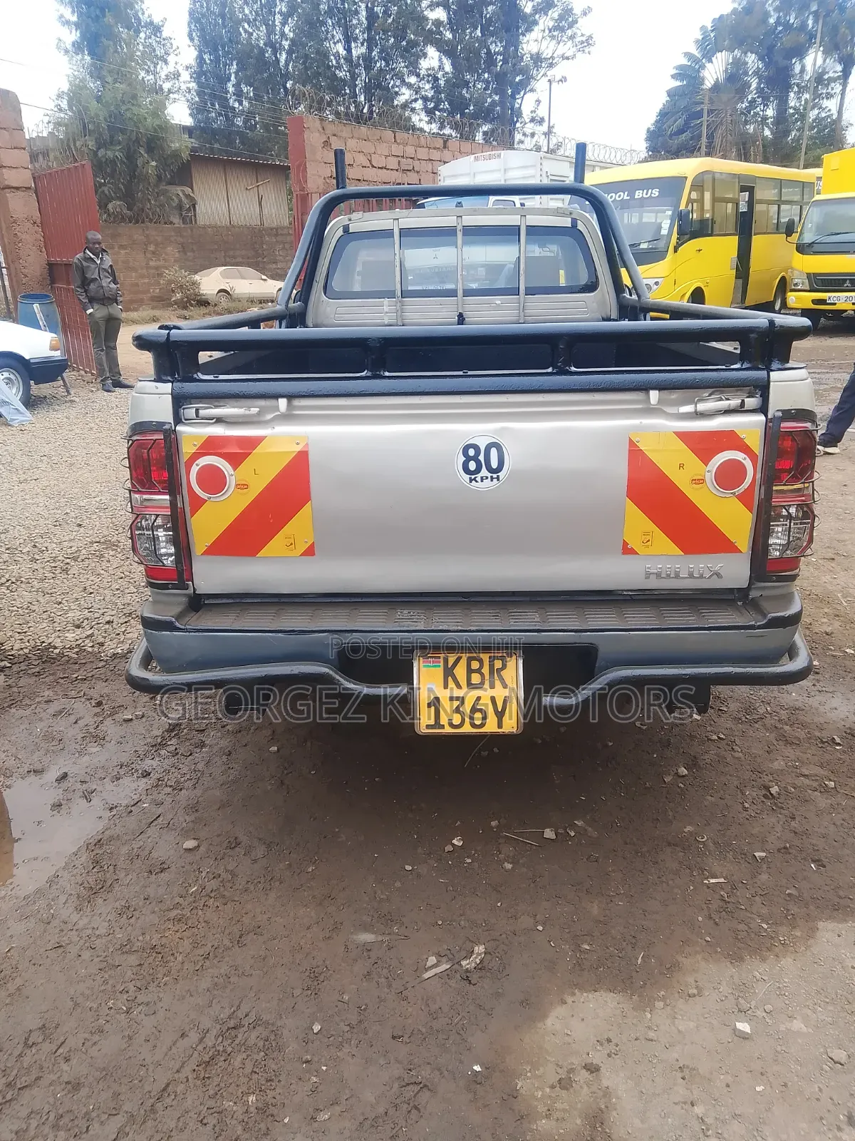 Isuzu D-MAX 2011 Gold