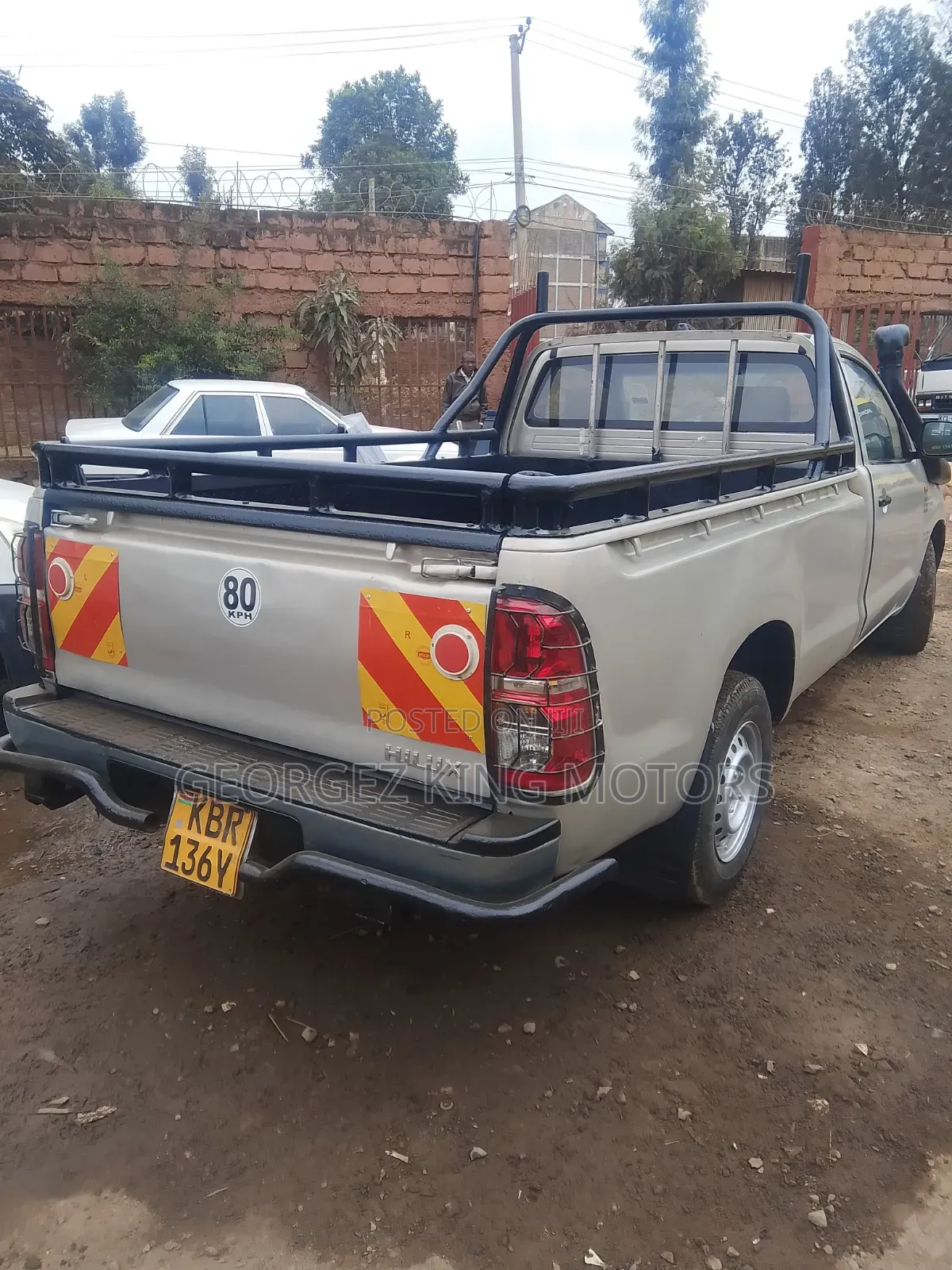 Isuzu D-MAX 2011 Gold