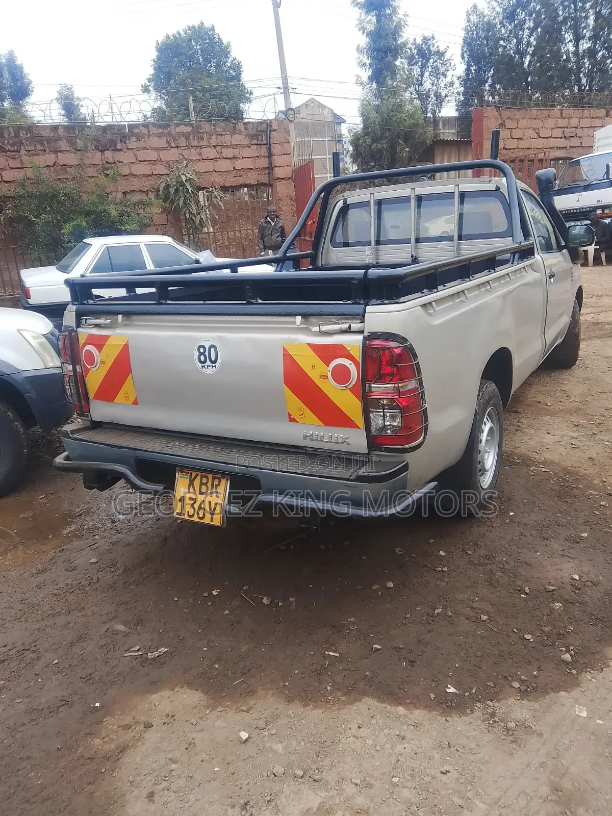 Isuzu D-MAX 2011 Gold