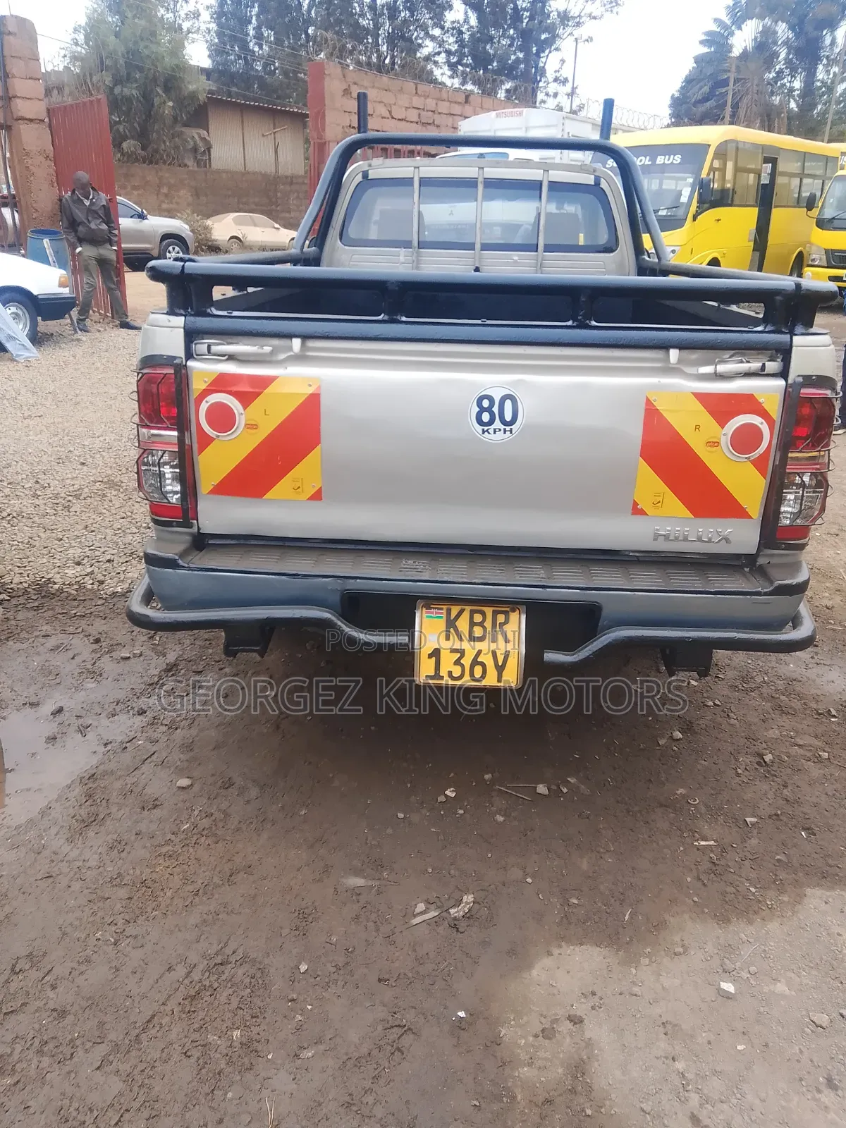 Isuzu D-MAX 2011 Gold