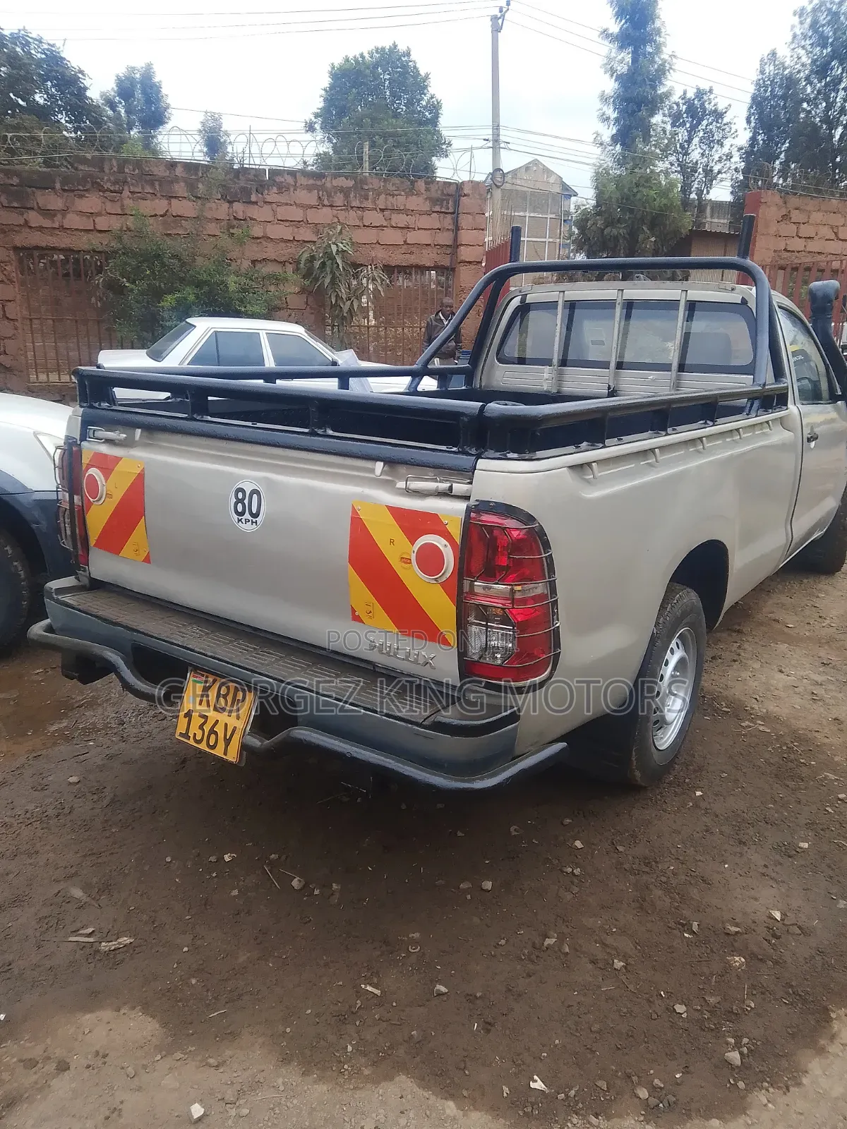 Isuzu D-MAX 2011 Gold