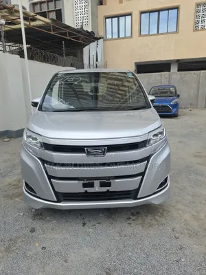 Toyota Noah 2020 Silver
