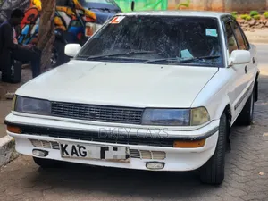 Toyota Corolla 1999 White