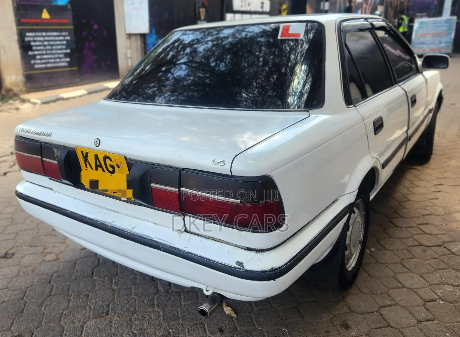 Toyota Corolla 1999 White
