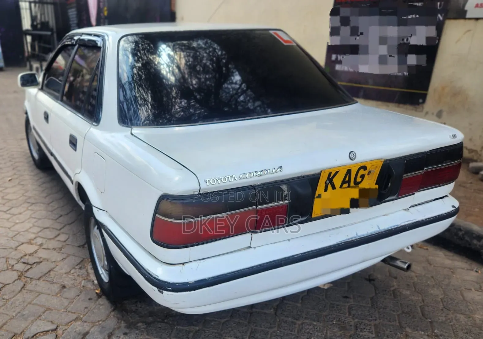 Toyota Corolla 1999 White