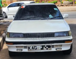 Toyota Corolla 1999 White