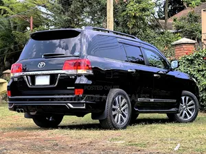 Toyota Land Cruiser 4.6 V8 ZX 2019 Black