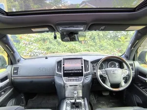 Toyota Land Cruiser 4.6 V8 ZX 2019 Black