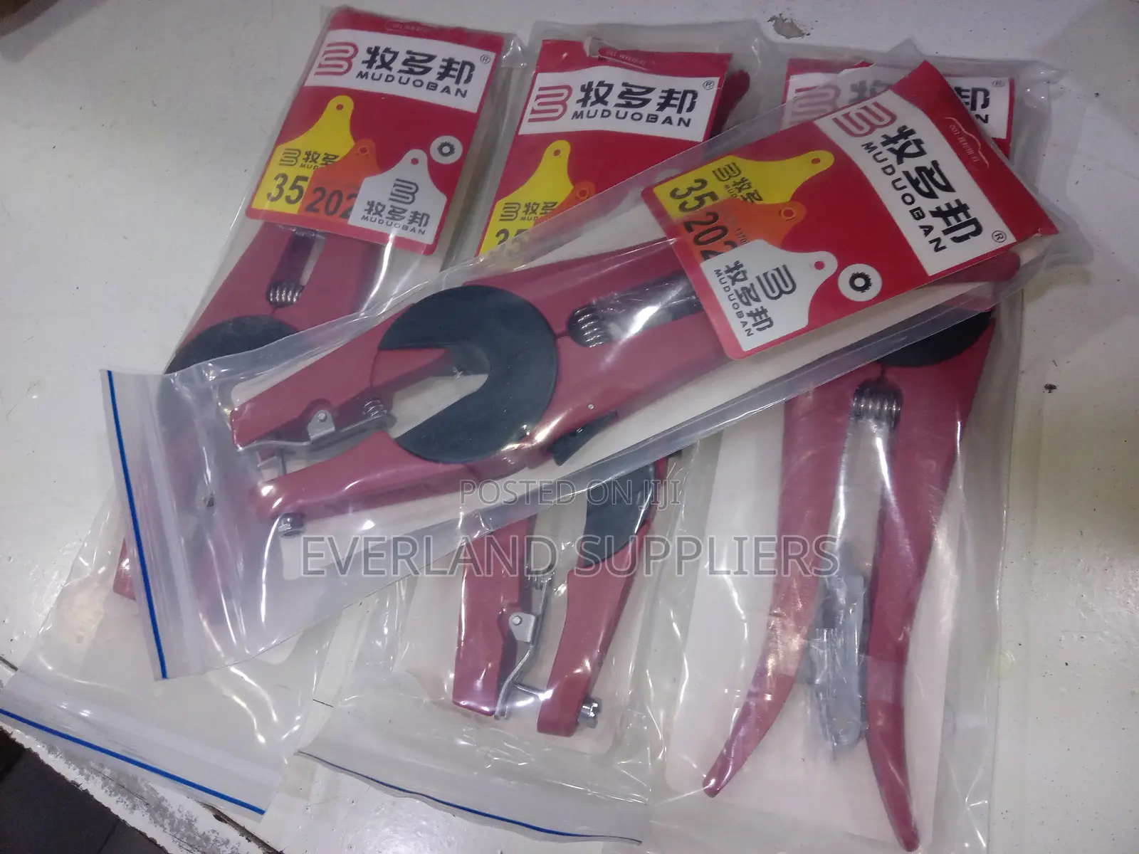 Farm Identification Tag Applicator Tool