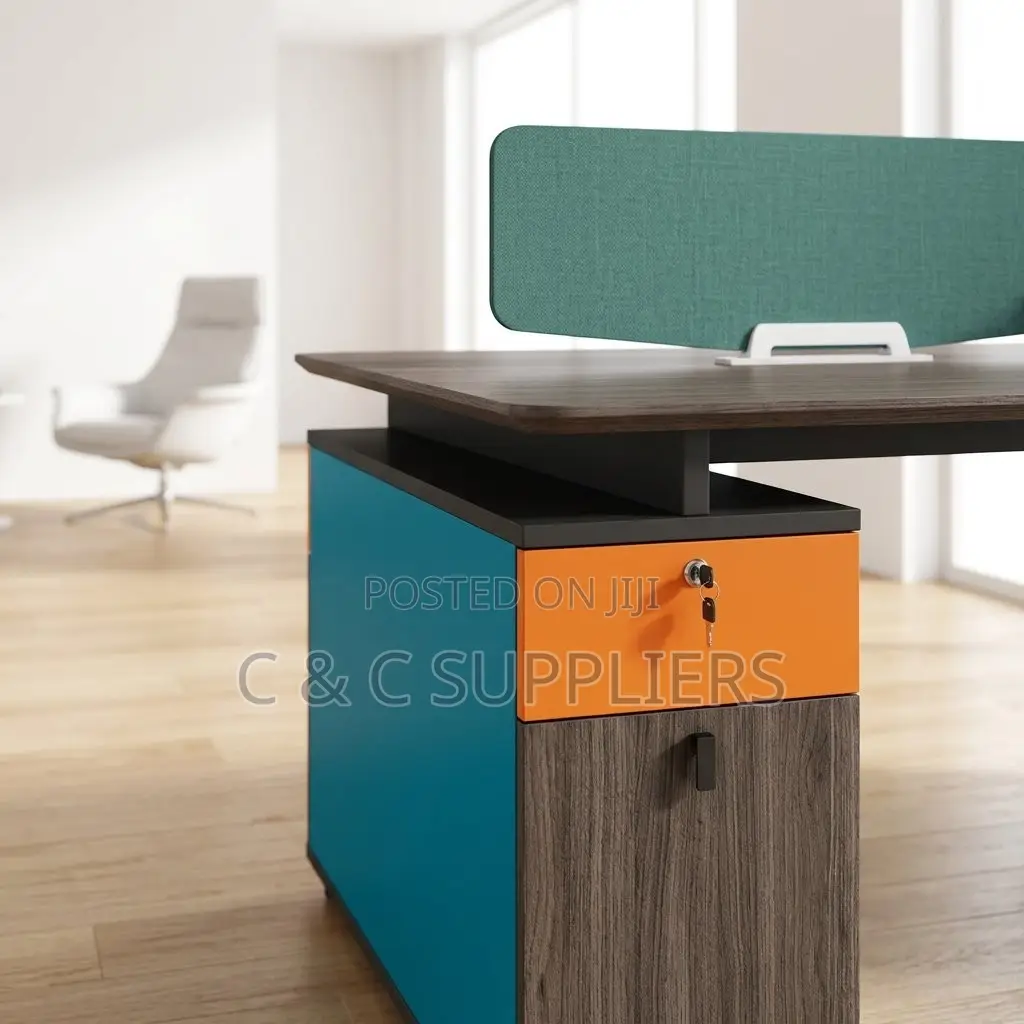 Modern 4-Seater Team Workstation Desk