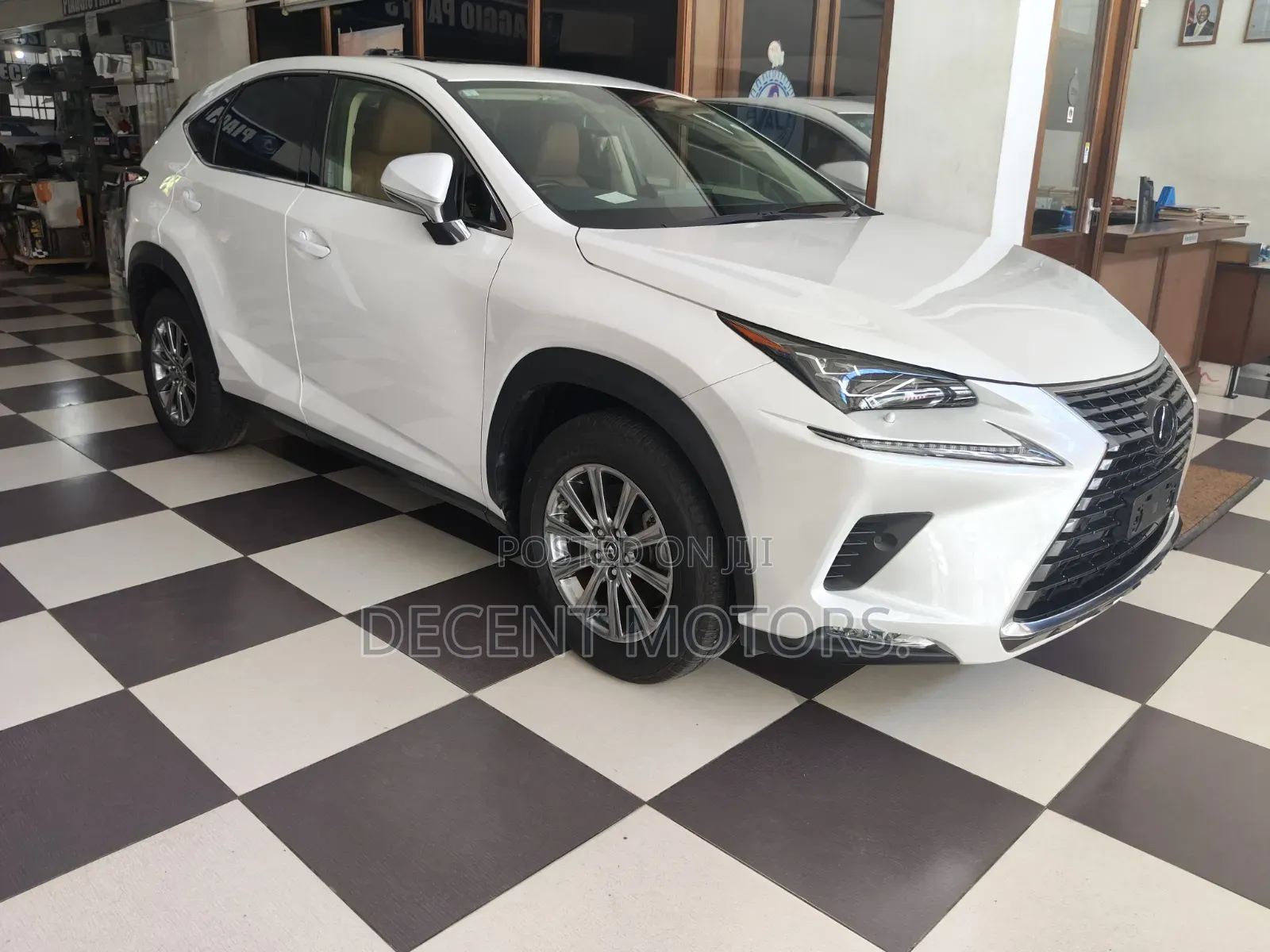 Lexus NX 300 FWD 2019 White