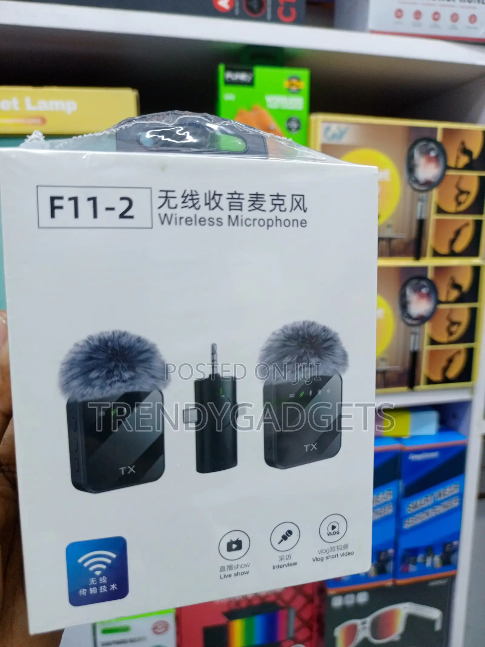 F11-2 Wireless Lavalier Microphone 2 Mics 3-in-1 for Phone Camera