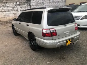 Subaru Forester 2.0 S 2000 Gold