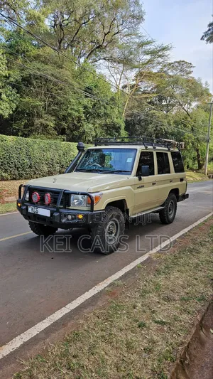 Toyota Land Cruiser 76 Series 2017 Beige