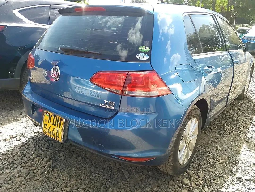 Volkswagen Golf 2016 Blue